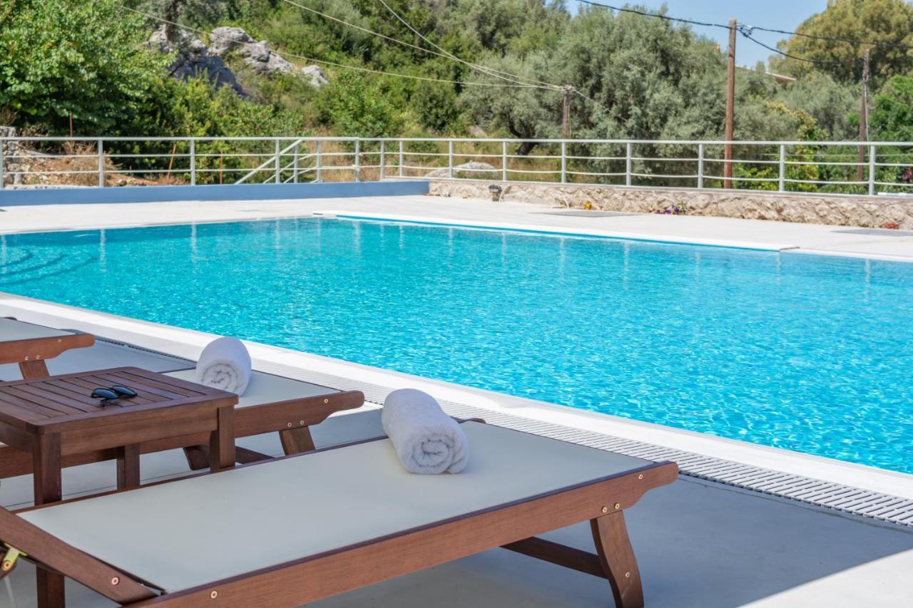 Alexa'S & Elli'S Studios Swimming Pool Nikiana Exterior photo